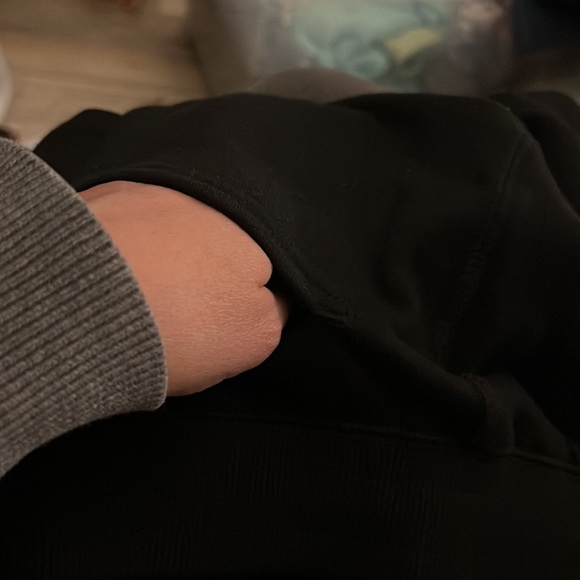 1 hour sale.🔥True Religion, black jogger, size small - Picture 6 of 12